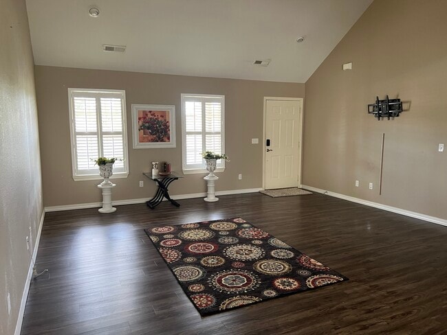 Building Photo - 455 Holts Lake Dr