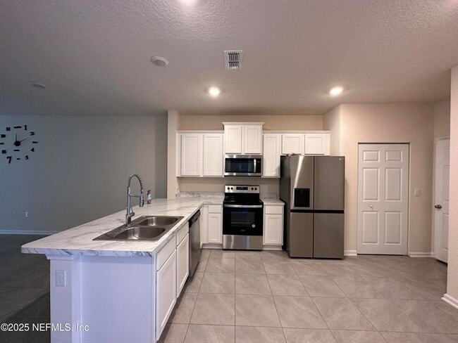 Building Photo - 878 Observatory Pkwy