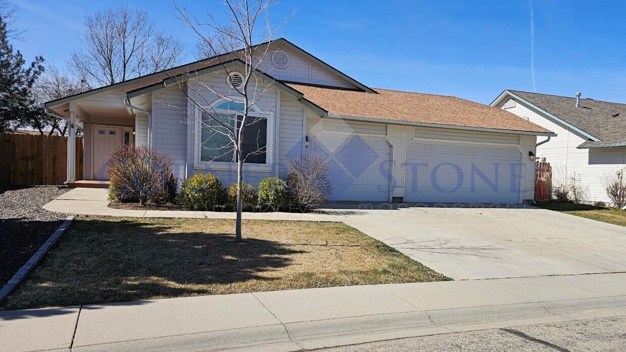 Primary Photo - Beautifully Update Home in Boise! MOVE IN ...