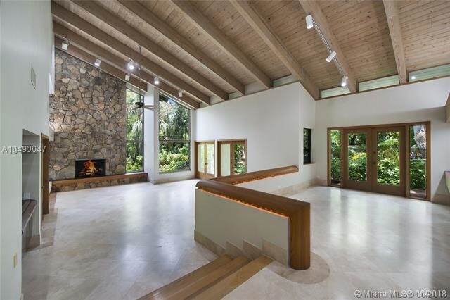 Building Photo - 5500 Oakwood Ln