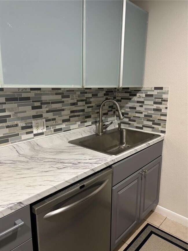 Foto del edificio - 543 SW 61st Terrace