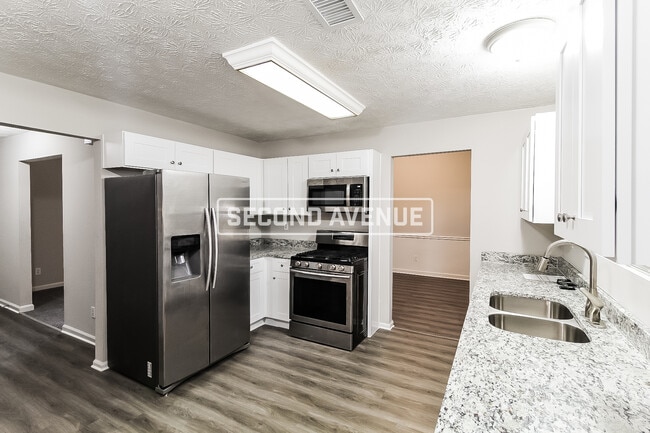 Building Photo - 6614 Rebecca Lou LN