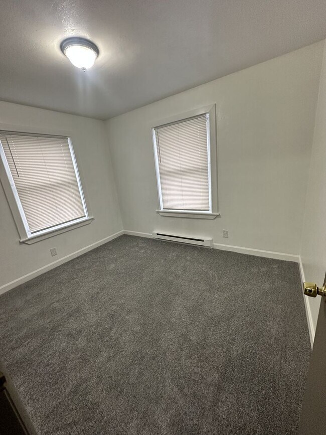 Foto del edificio - 3218 Flanders Ave