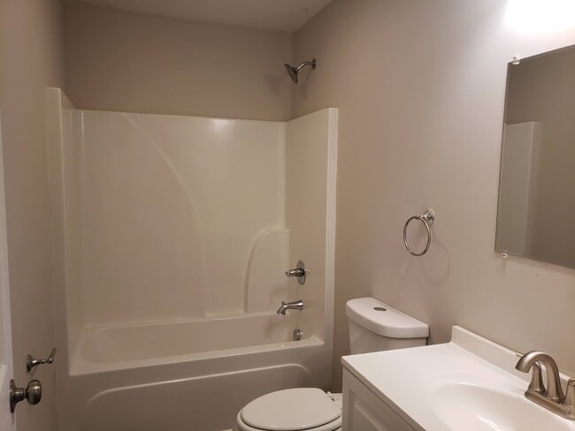 Building Photo - 800 Smith Grove Rd