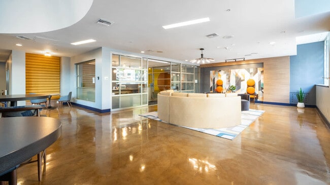 Lobby - Glo