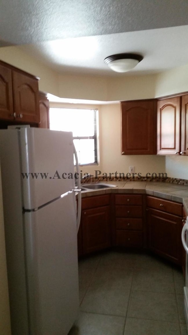 Building Photo - 6445 N Tierra de las Catalinas