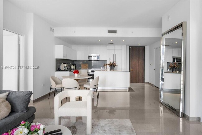 Foto del edificio - 88 SW 7th St