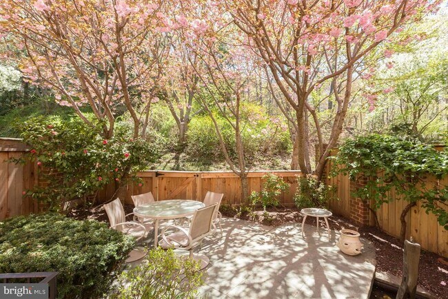 Building Photo - 4062 Mansion Dr NW