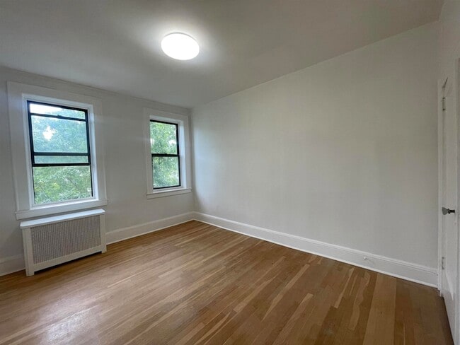 Photo - 2 Noll Pl House