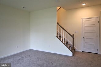 Building Photo - 61 Becker Dr