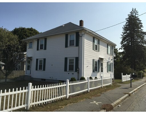 Building Photo - 117 Bacon St