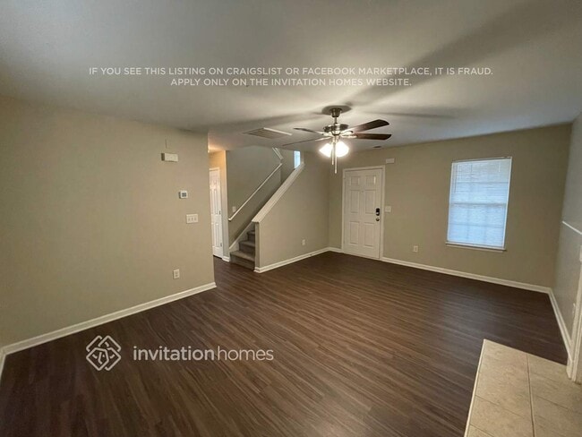 Foto del edificio - 9915 Travis Floyd Ln