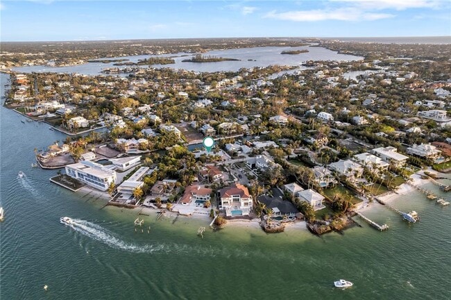 Foto del edificio - 31 Lands End Ln