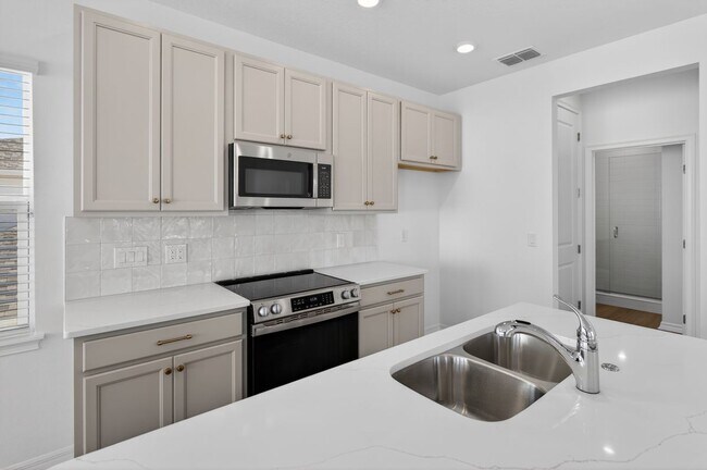 Foto del edificio - 2926 Sailhouse Dr