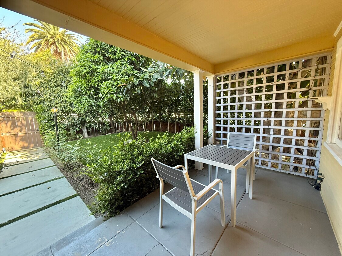 Foto principal - 901 N Orange Grove Ave