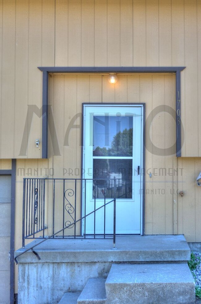 Foto del edificio - **COMING SOON** Clean & Spacious Spokane Valley Duplex