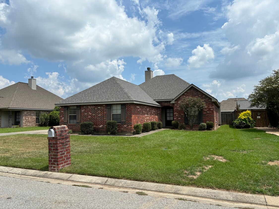 Primary Photo - 110 Fawn Ln