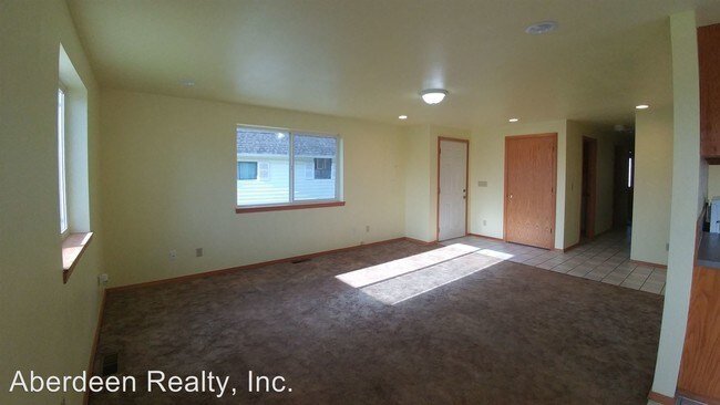 Building Photo - 3 br, 1 bath House - 2114 Becker Street