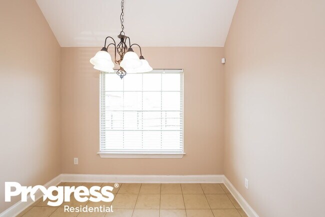 Building Photo - 5663 Bedford Loop W