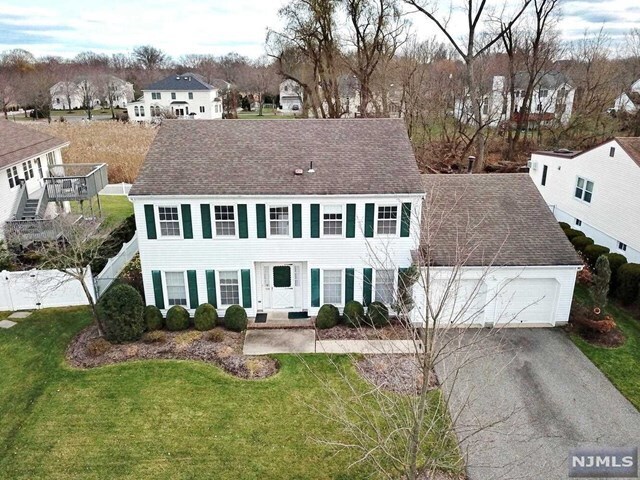 Primary Photo - 508 Tether Ln