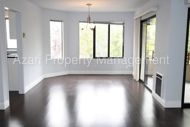 Building Photo - 208 N Lake Merced Hls