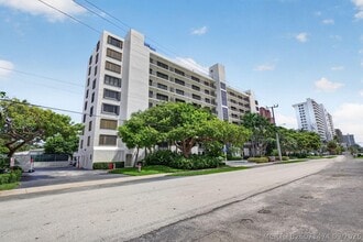 Building Photo - 2300 NE 33rd Ave