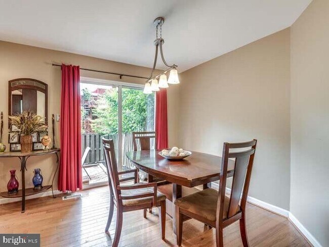 Building Photo - 46809 Ironstone Terrace