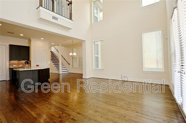 Foto del edificio - 2614 Shady Woods Ln