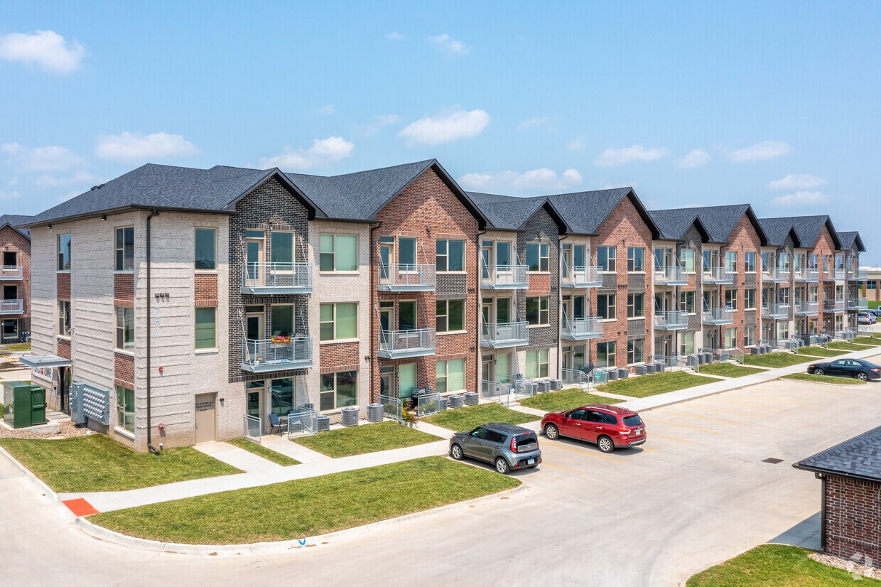 Brick Towne at Prairie Crossing Apartments 731 NE Venture Dr Waukee