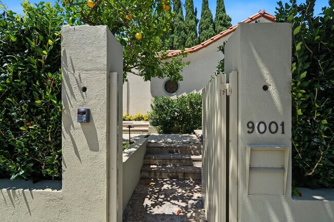 Foto del edificio - 9001 Rosewood Ave