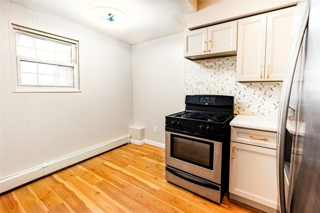 Building Photo - 266 Throgs Neck Blvd