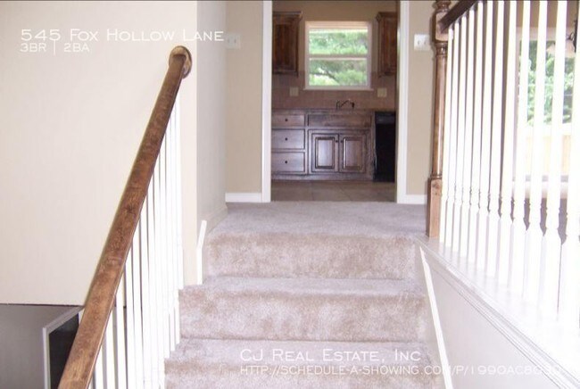 Foto del edificio - 545 NW Fox Hollow Ln