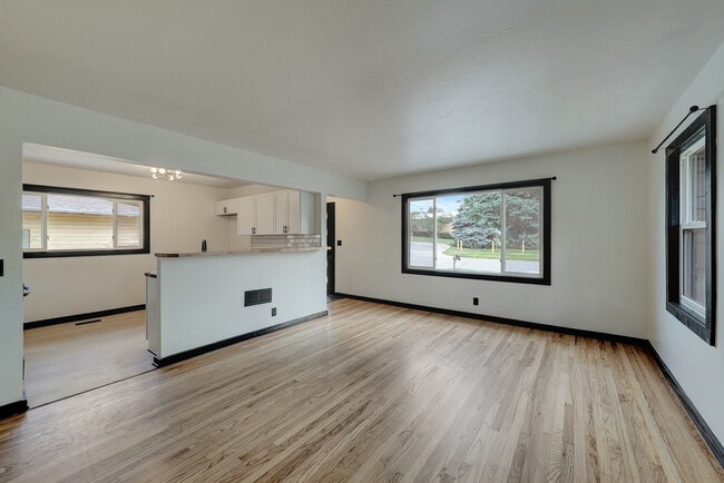 Building Photo - 831 N 40th St