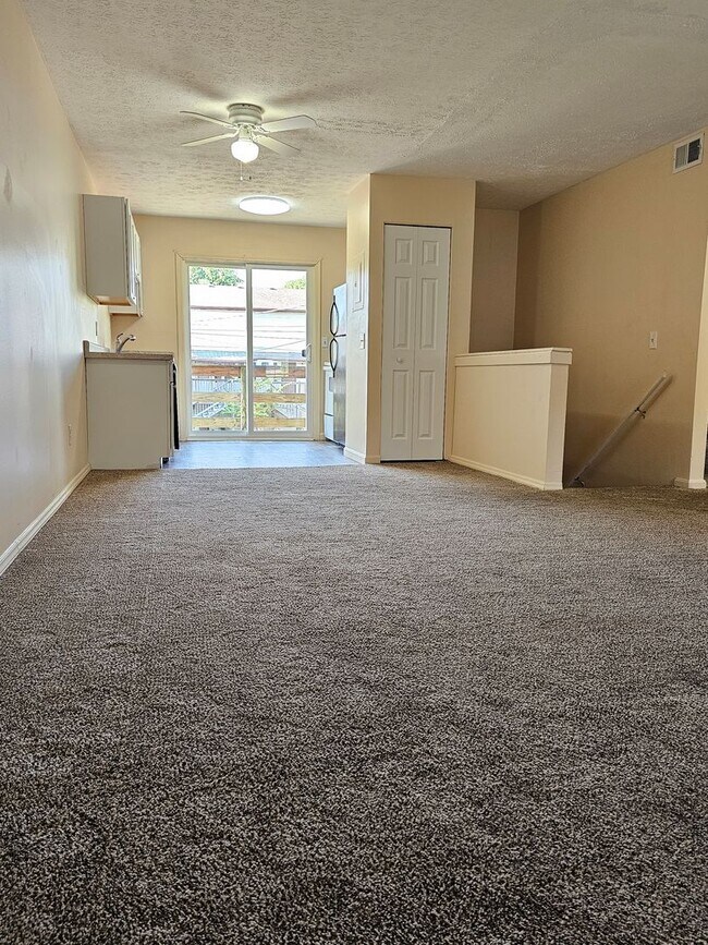 Foto del edificio - 2841 Frontier Ct