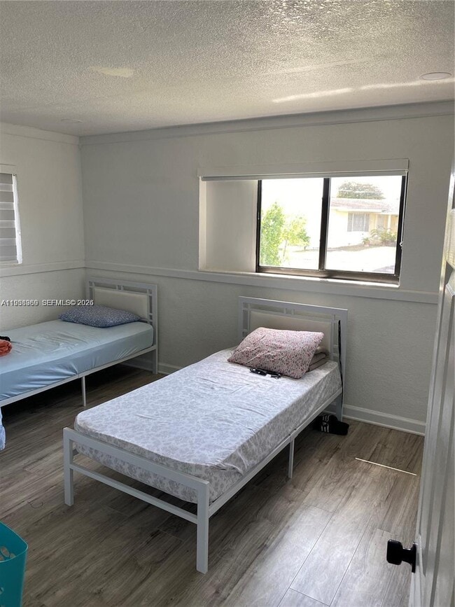 Foto del edificio - 8531 SW 16th Terrace