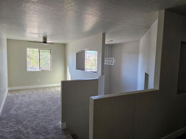 Foto del edificio - 445 W River Willow Ln