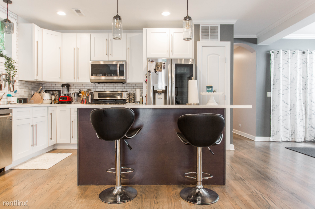 Foto principal - 812 W Waveland Ave