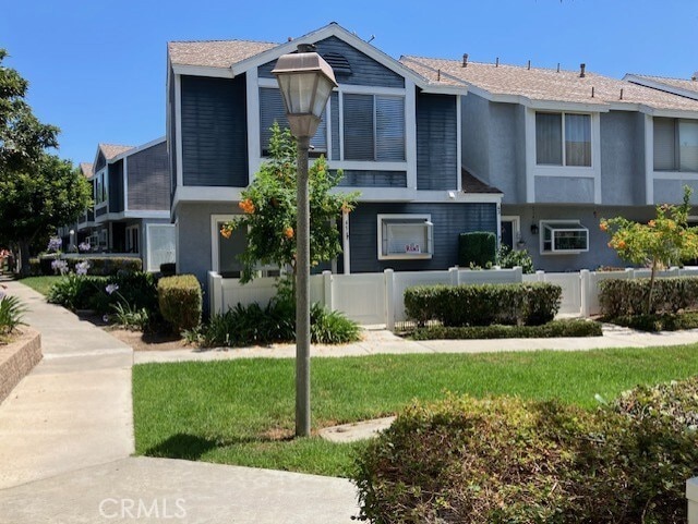 Building Photo - 45 Briarwood
