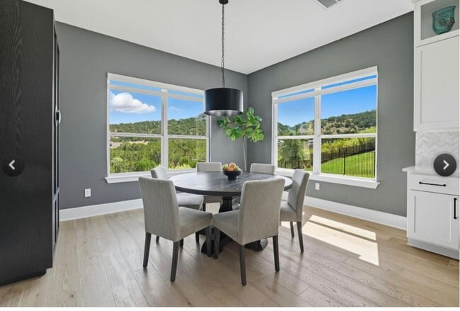 Building Photo - 6817 Davenport Divide Rd