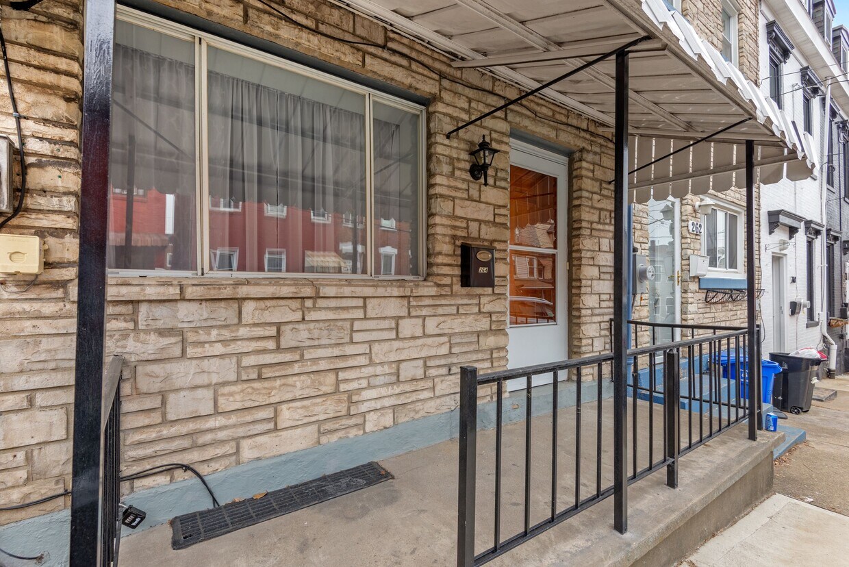 Foto principal - 264 45th St