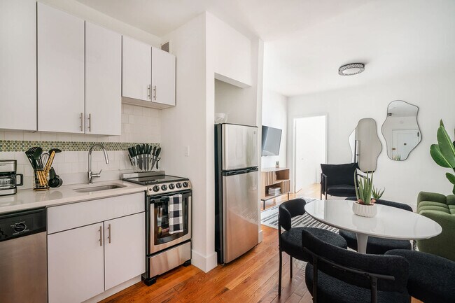 Building Photo - 444 W 48th St