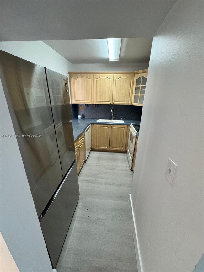 Foto del edificio - 8201 NW 8th St
