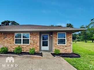 Building Photo - 1303 Cardinal Dr