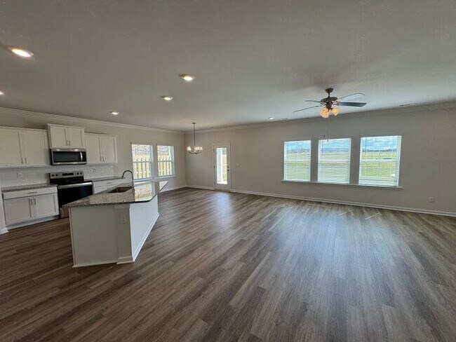 Foto del edificio - New Construction Home Pre-leasing NOW With...