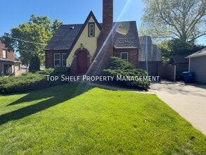 Building Photo - 3215 44th St