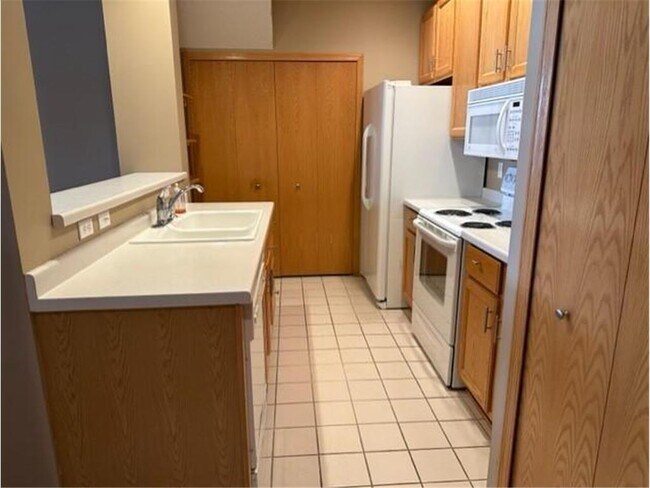Building Photo - 17964 Cobblestone Way