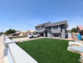 Building Photo - 8914 W Encanto Blvd
