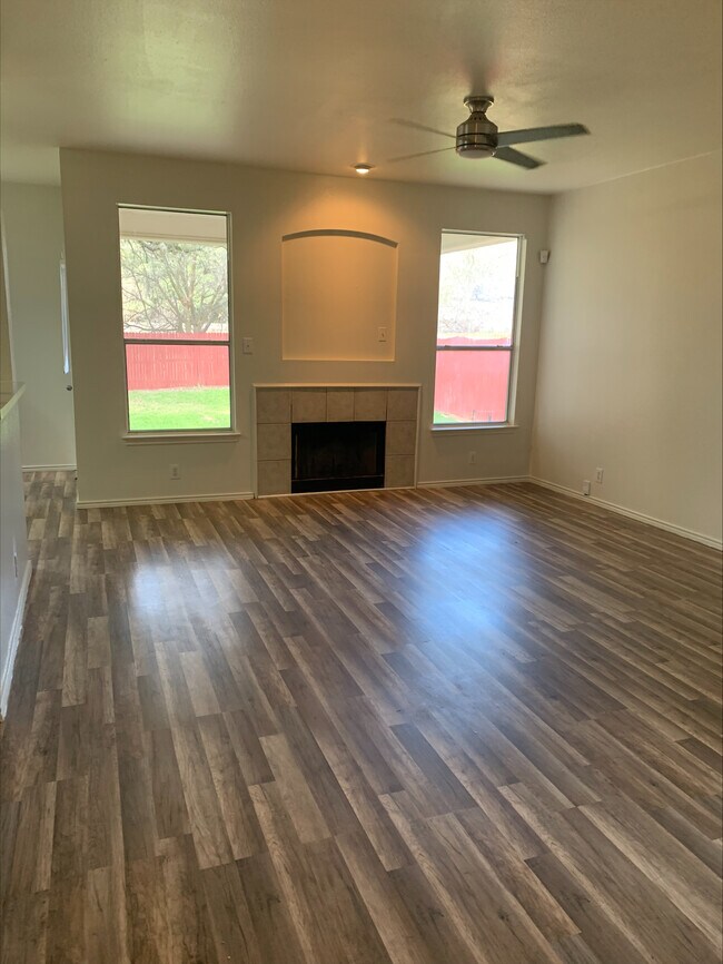 Building Photo - 2542 Lantana Bend