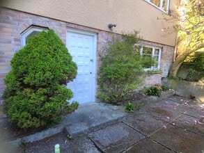 Building Photo - 3862 41st Av W