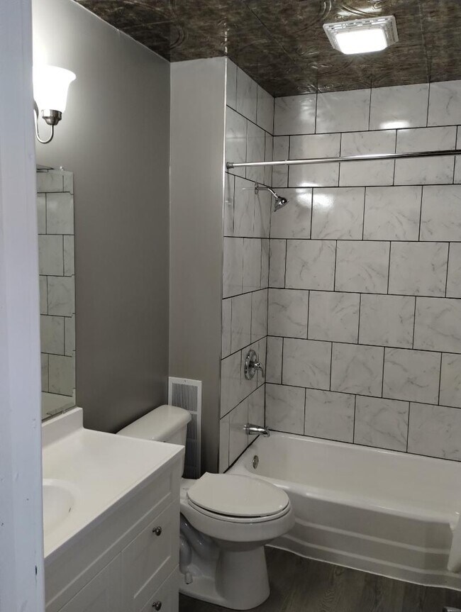 Foto del edificio - 2647 White St